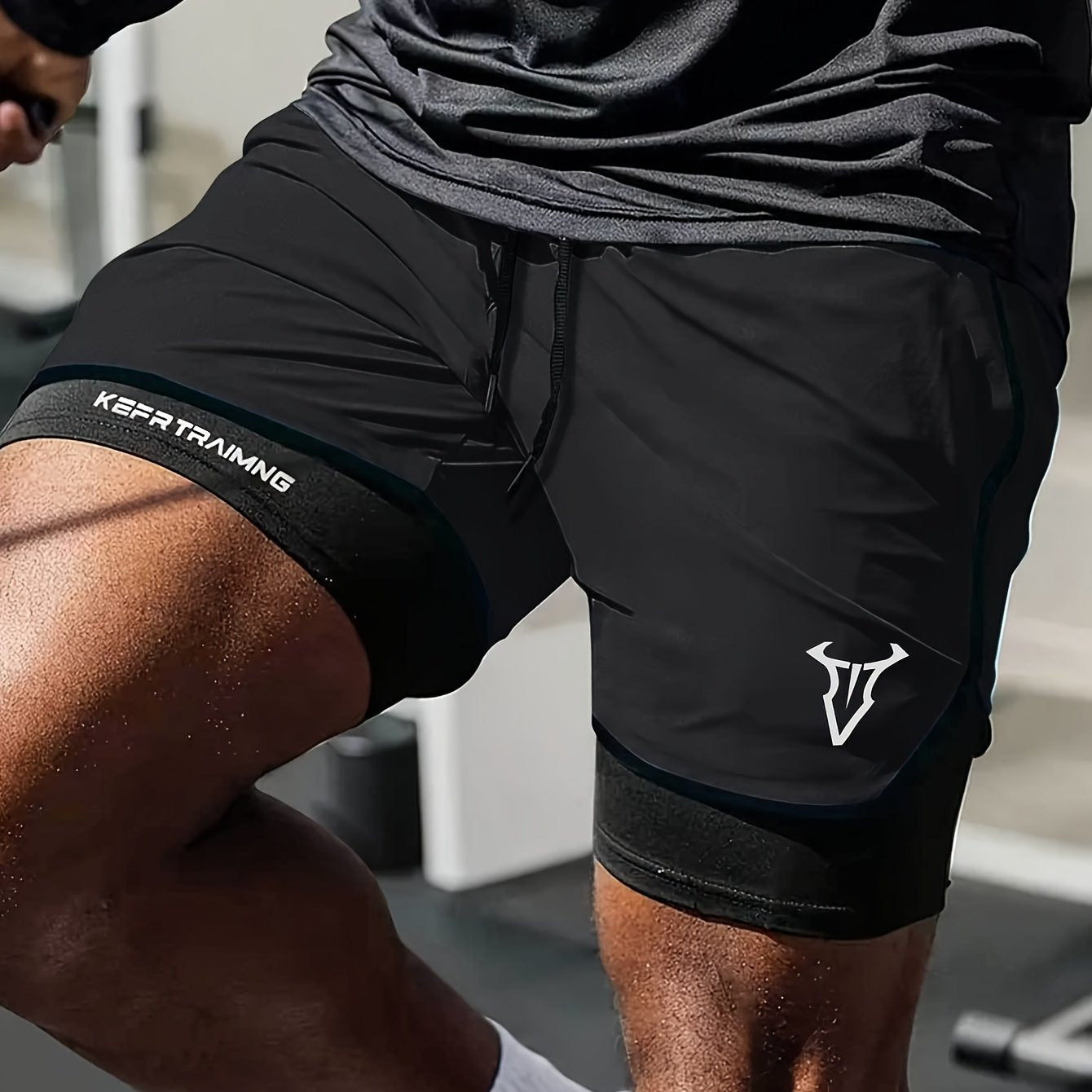 Men'S 2-in-1 Quick-Dry Breathable Athletic Shorts with Geometric Bull Head Print - Lightweight Running & Training Gear, Olive Green with Black Accents, Asymmetrical Design, Pockets, Perfect for Beach & Sports, Gym Short