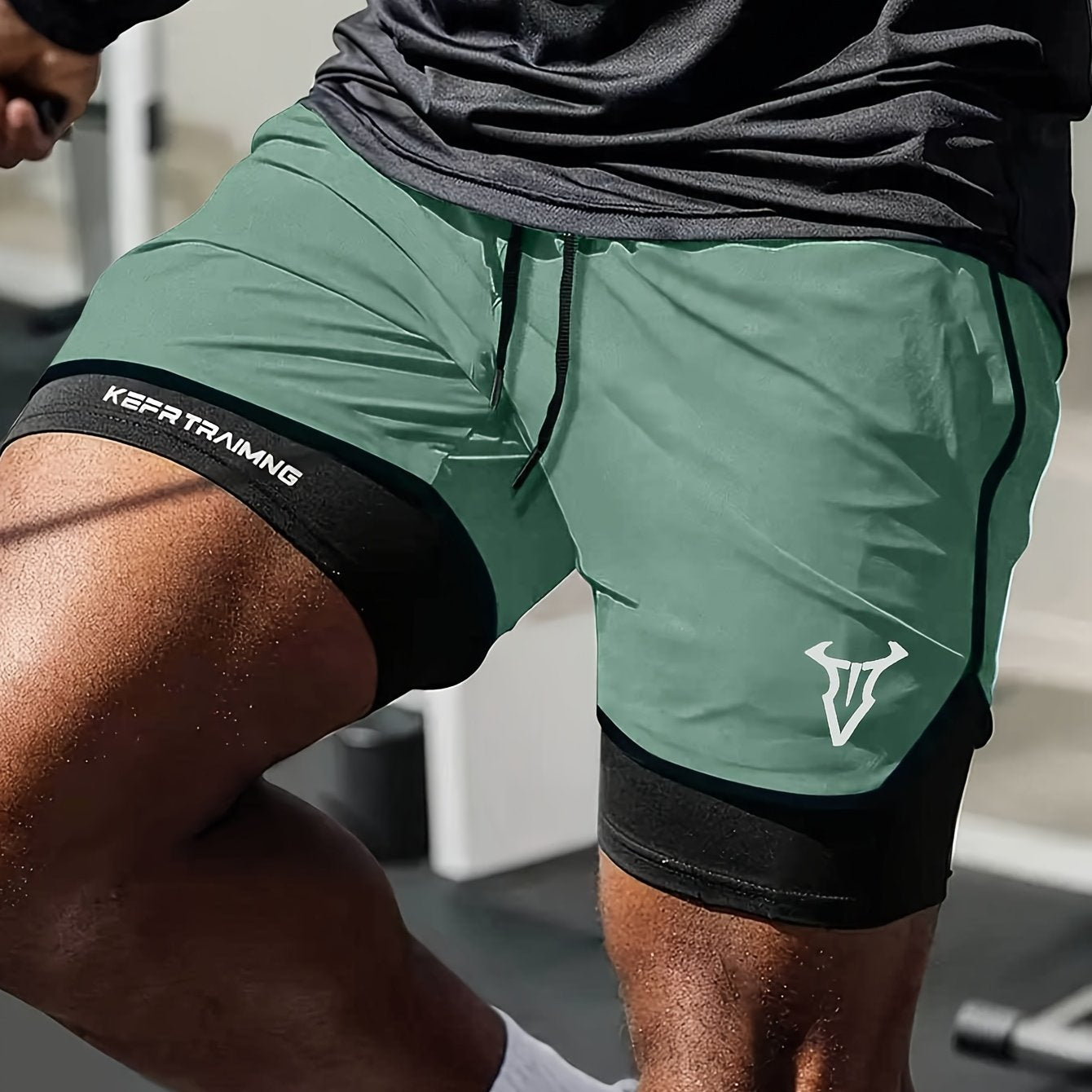 Men'S 2-in-1 Quick-Dry Breathable Athletic Shorts with Geometric Bull Head Print - Lightweight Running & Training Gear, Olive Green with Black Accents, Asymmetrical Design, Pockets, Perfect for Beach & Sports, Gym Short