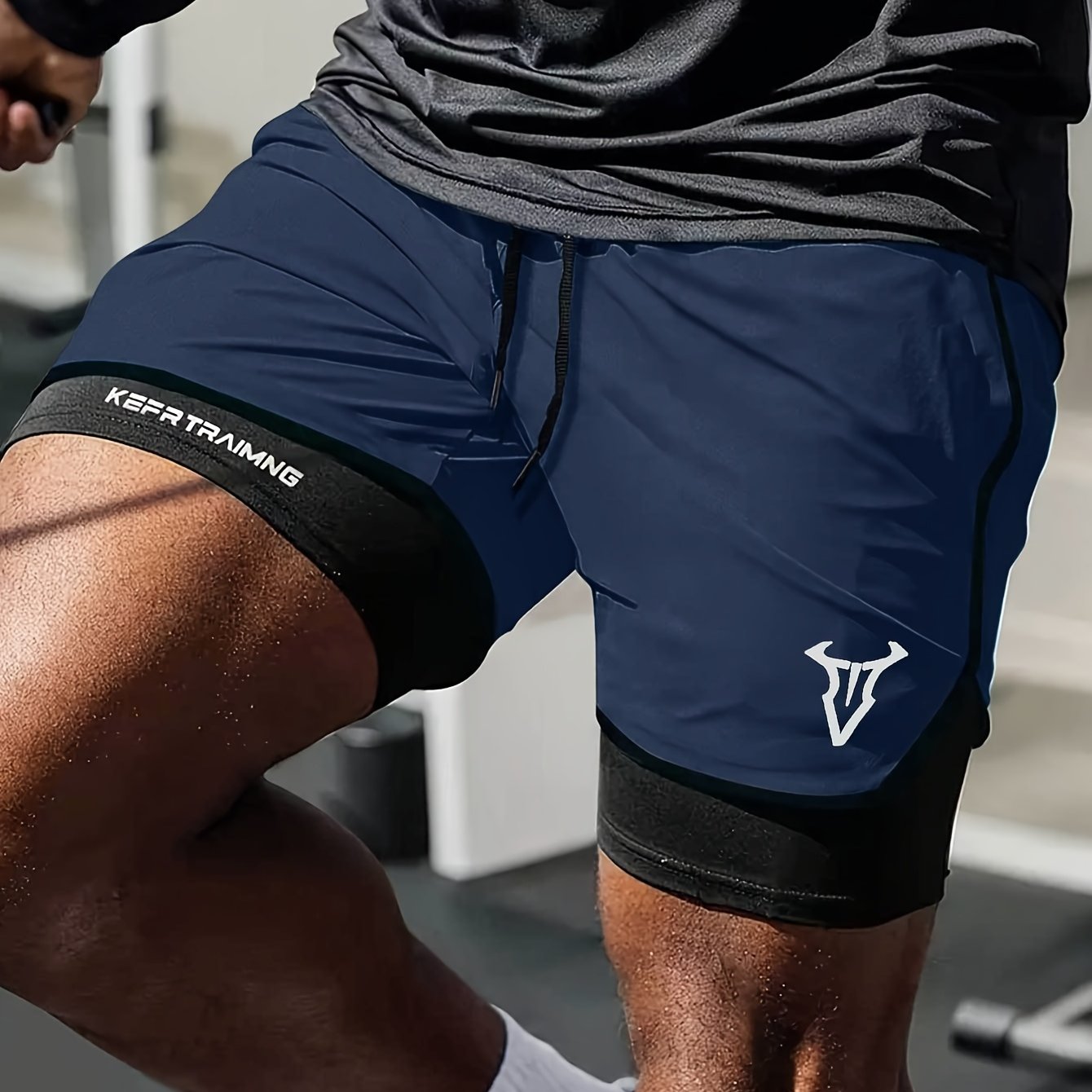 Men'S 2-in-1 Quick-Dry Breathable Athletic Shorts with Geometric Bull Head Print - Lightweight Running & Training Gear, Olive Green with Black Accents, Asymmetrical Design, Pockets, Perfect for Beach & Sports, Gym Short
