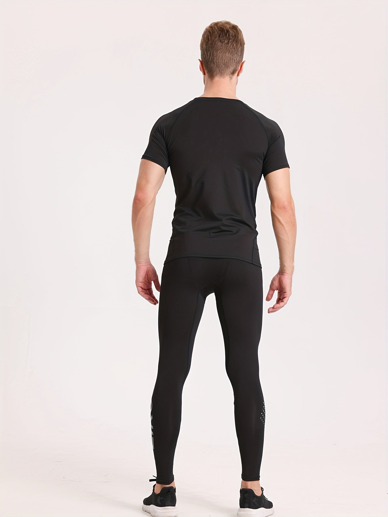 Men's Comfy Quick-drying Sports Compression T-shirt, Highly Stretch Tee Men's Summer Outdoor Clothes, Men's Clothing For Fitness Activities