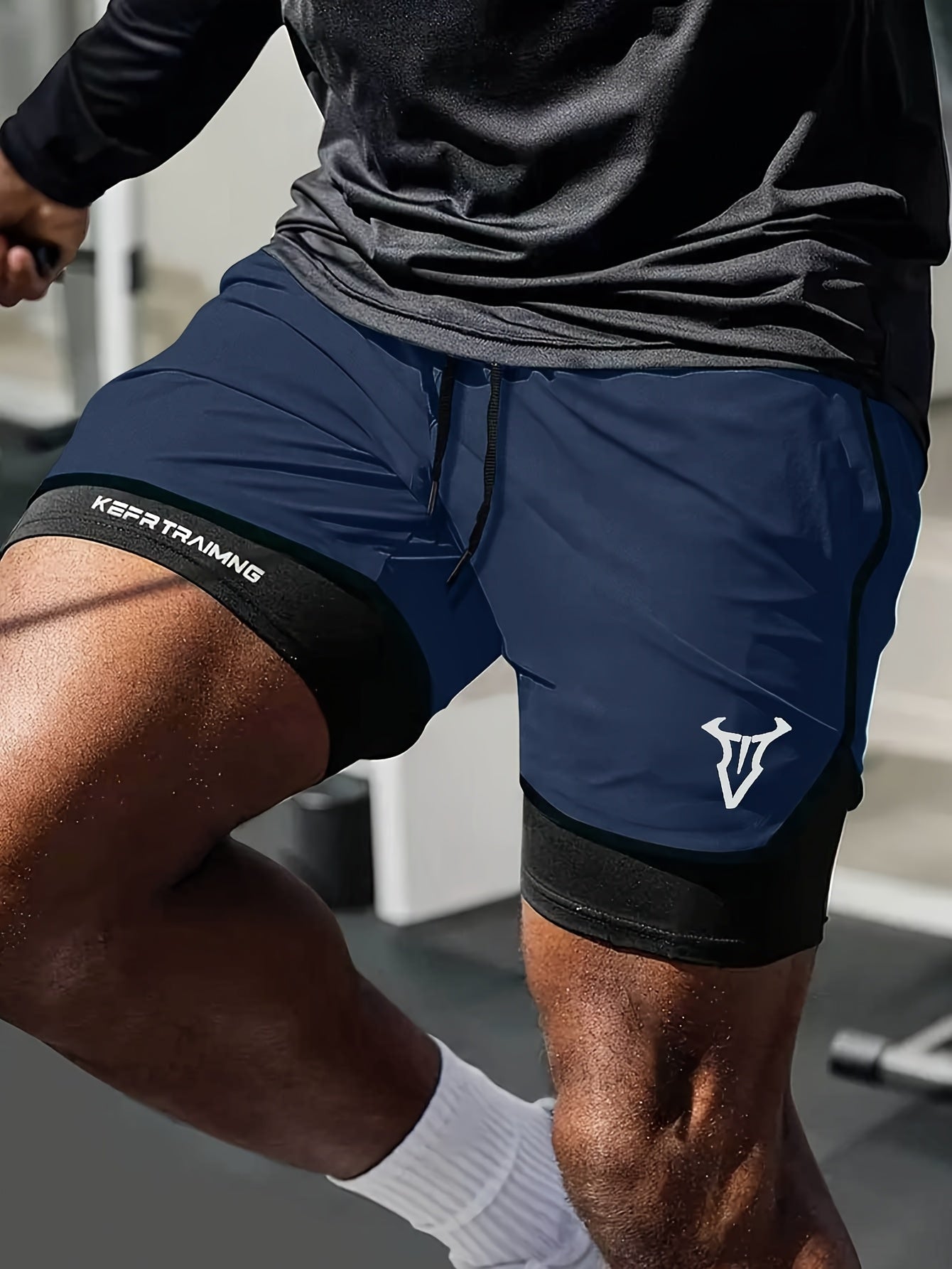 Men'S 2-in-1 Quick-Dry Breathable Athletic Shorts with Geometric Bull Head Print - Lightweight Running & Training Gear, Olive Green with Black Accents, Asymmetrical Design, Pockets, Perfect for Beach & Sports, Gym Short