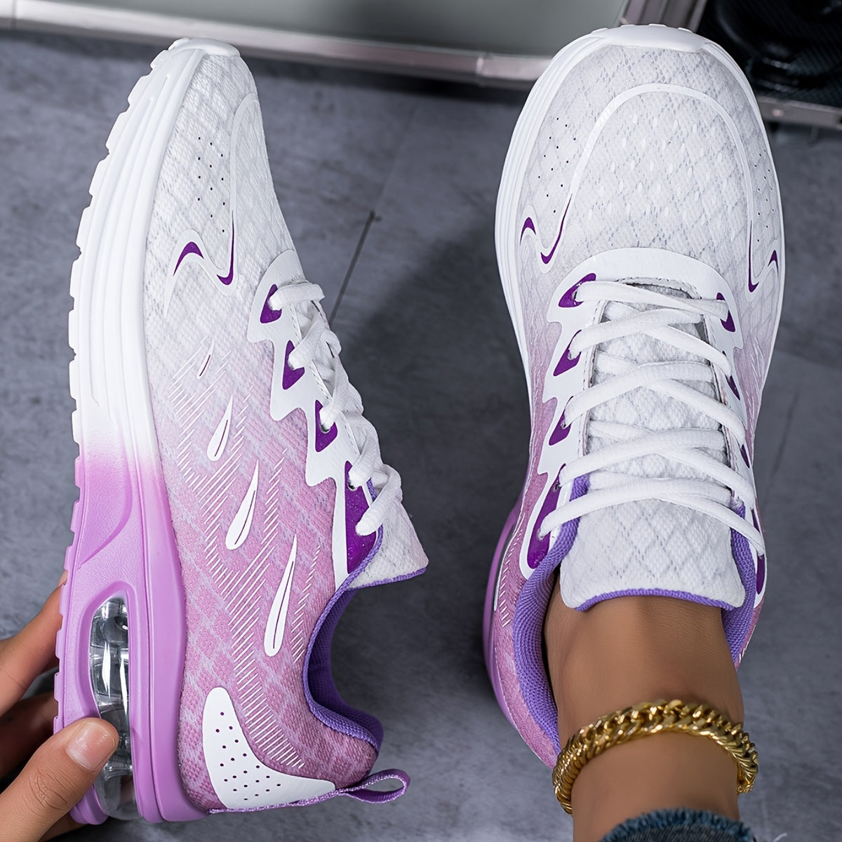 1 Pair Women's Breathable Mesh Running Shoes, All-Season Cushioned Stability Sneakers with Faux Sole and Fabric Insole for Casual Travel